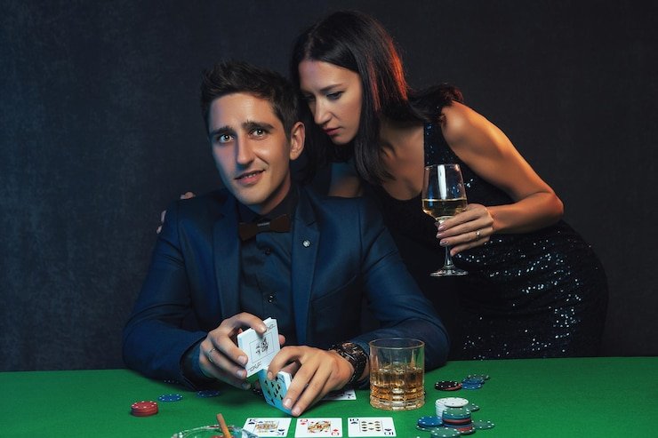 Meja Sakong live dealer di viaplay777 dengan kartu dan chip